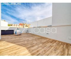 Espectacular ático en venta de 3 dormitorios y 2 baños con solárium de 82m2 en el Centro