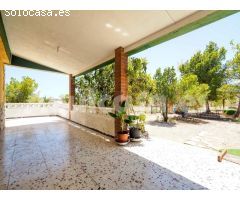Estupendo chalet de 4 dormitorios con gran parcela