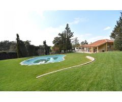 Preciosa casa independiente en alquiler. Urb Santo Domingo. Parcela 3800 metros. Ideal!