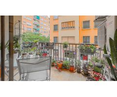 PRIMER PISO CON ASCENSOR, BALCON, TERRAZA INTERIOR Y PARKING, EN PLAZA TOROS.