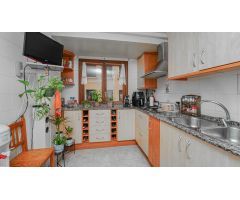 PRIMER PISO CON ASCENSOR, BALCON, TERRAZA INTERIOR Y PARKING, EN PLAZA TOROS.