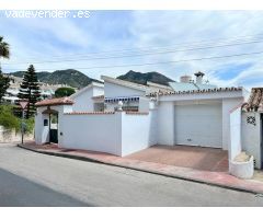 CHALET BENALMADENA PUEBLO CON PISCINA Y VISTAS AL MAR