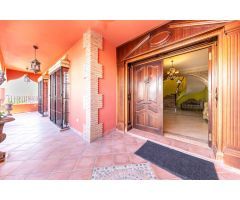 Villa Estilo Árabe-Andaluz en Venta – La Loma, Mijas