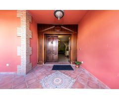 Villa Estilo Árabe-Andaluz en Venta – La Loma, Mijas