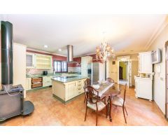 Villa Estilo Árabe-Andaluz en Venta – La Loma, Mijas
