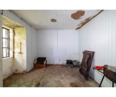 Casa para rehabilitar con proyecto a un paso de Bertamiráns