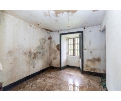 Casa para rehabilitar con proyecto a un paso de Bertamiráns