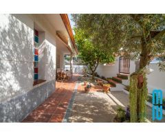 ¿Buscas una casa con vistas impresionantes y un entorno tranquilo?