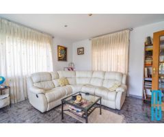¿Buscas una casa con vistas impresionantes y un entorno tranquilo?