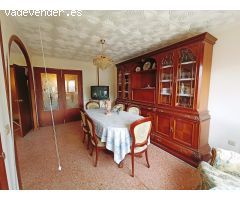 PISO DE 4 DORM., BAÑO, ASEO Y DOS GRANDES PATIOS EN AVD. ONIL DE CASTALLA