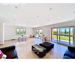 Confortable Villa con gran jardín y piscina privada lista para el verano