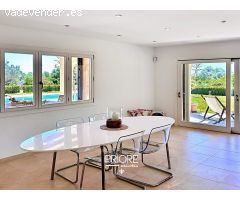 Confortable Villa con gran jardín y piscina privada lista para el verano