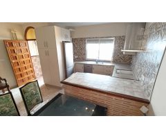 AMPLIA VIVIENDA EN ZONA DE LAS PALOMAS, CON POSIBILIDAD DE DOS VIVIENDAS INDEPENDIENTES