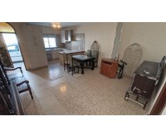 AMPLIA VIVIENDA EN ZONA DE LAS PALOMAS, CON POSIBILIDAD DE DOS VIVIENDAS INDEPENDIENTES