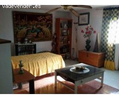 CASA CON LOCAL EN PLANTA BAJA Y VIVIENDA ARRIBA.