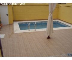 Casa Adosada con Piscina Privada en El Higuerón