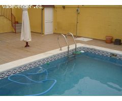 Casa Adosada con Piscina Privada en El Higuerón