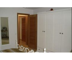 CHALET CON PISCINA EN URBANIZACION CHARCO ROTO