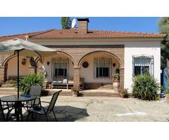 Chalet con apartamento independiente en Cuevas Bajas. HIPOTECABLE