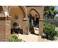 Chalet con apartamento independiente en Cuevas Bajas. HIPOTECABLE
