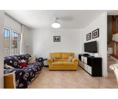 CHALET ADOSADO DE 3 DORMITORIOS 2 BAÑOS EN ORIHUELA COSTA ( CAMPOAMOR )