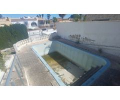 CHALET EN TORREVIEJA