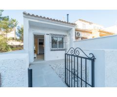 ADOSADO DE 2 DORMITORIOS 1 BAÑO EN VILLAMARTIN ( ORIHUELA COSTA )