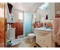 ÁTICO EN EL CENTRO DE TORREVIEJA. 2 DORM. 1 BAÑO. 53 M2. PLAYA A 650 METROS.