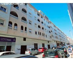 ÁTICO EN EL CENTRO DE TORREVIEJA. 2 DORM. 1 BAÑO. 53 M2. PLAYA A 650 METROS.