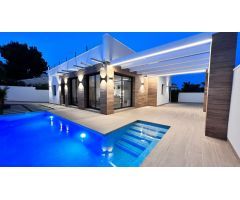 VILLA EN VILLAMARTIN DE 3 DORMITORIOS 2 BAÑOS EN ORIHUELA COSTA ( VILLAMARTIN )