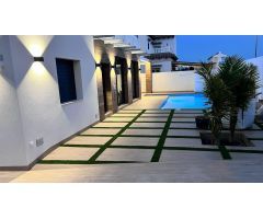VILLA EN VILLAMARTIN DE 3 DORMITORIOS 2 BAÑOS EN ORIHUELA COSTA ( VILLAMARTIN )