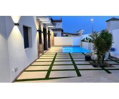 VILLA EN VILLAMARTIN DE 3 DORMITORIOS 2 BAÑOS EN ORIHUELA COSTA ( VILLAMARTIN )