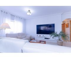 SE ALQUILA APARTAMENTO DE 1 DORMITORIO POR LARGA DURACION EN TORREVIEJA ( ALICANTE )