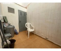Casa esquina reformada en Águilas, a 10 minutos de la playa, con terraza y solarium.