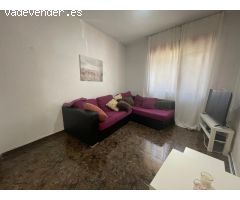Casa esquina reformada en Águilas, a 10 minutos de la playa, con terraza y solarium.