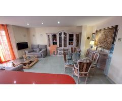 Amplio piso con solarium privativo de 50 m2 con vistas al mar en el corazón de Águilas