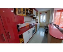 Amplio piso con solarium privativo de 50 m2 con vistas al mar en el corazón de Águilas