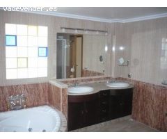 ESPECTACULAR CHALET INDEPENDIENTE