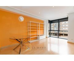 APARTAMENTO MUY LUMINOSO CON PISCINA Y GIMNASIO
