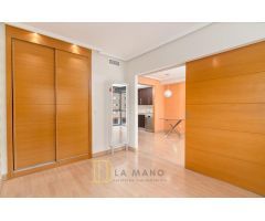 APARTAMENTO MUY LUMINOSO CON PISCINA Y GIMNASIO