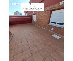 Ático en alquiler sin amueblar zona Circular.
