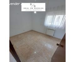 Ático en alquiler sin amueblar zona Circular.