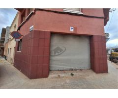 LOCAL ESQUINERO A PIE DE CALLE