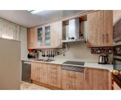 ÁTICO CON AMPLIO BALCÓN EN FINCA JOVEN . SOLEADO Y CON VISTAS DESPEJADAS.  INCLUYE PARKING.
