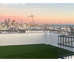 Alquiler de temporada corta de Fantástico Ático en Casco Antiguo de Cádiz con vistas 180 