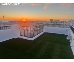Alquiler de temporada corta de Fantástico Ático en Casco Antiguo de Cádiz con vistas 180 