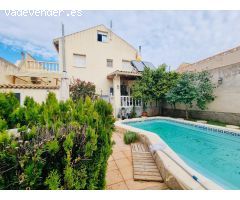Chalé con terraza y piscina privada