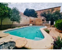 Chalé con terraza y piscina privada