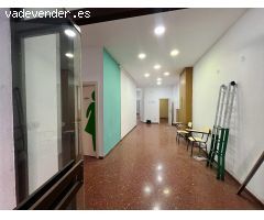LOCAL COMERCIAL EN ESTACION DE RENFE GRANADA