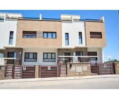 EXCLUSIVA VIVIENDA EN MACONDO UNA DE LAS MEJORES ZONAS DE MARACENA A 5 MINUTOS DEL METRO!!!